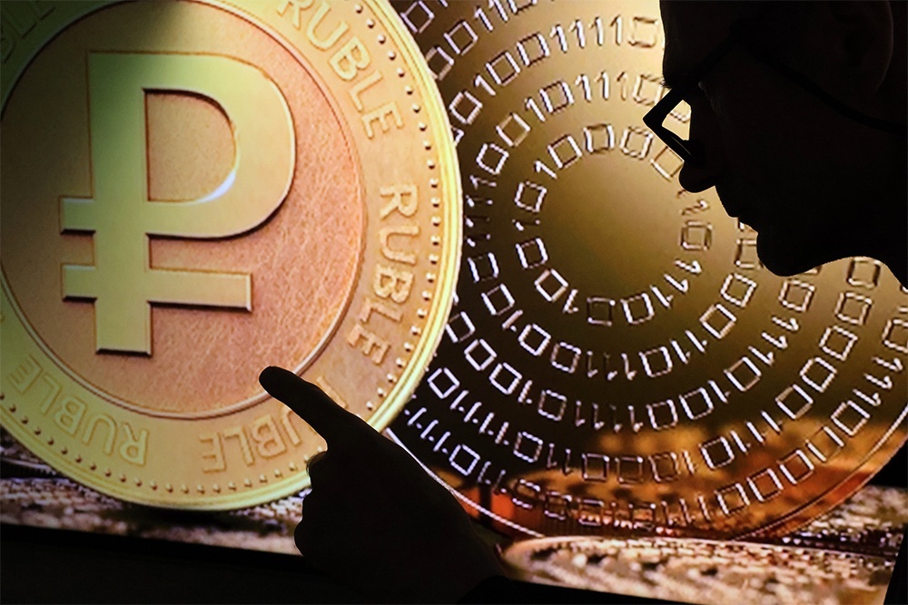   Нынешний курс рубля довольно устойчив, если не будет санкционных и геополитических рисков. / Фото: Сергей Михеев