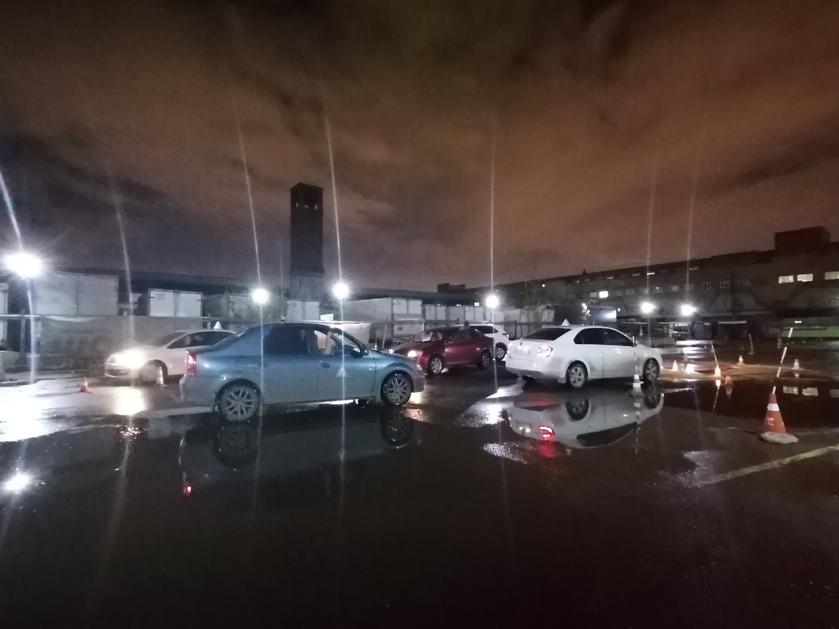 Площадка от автошколы (на площадке несколько автошкол)