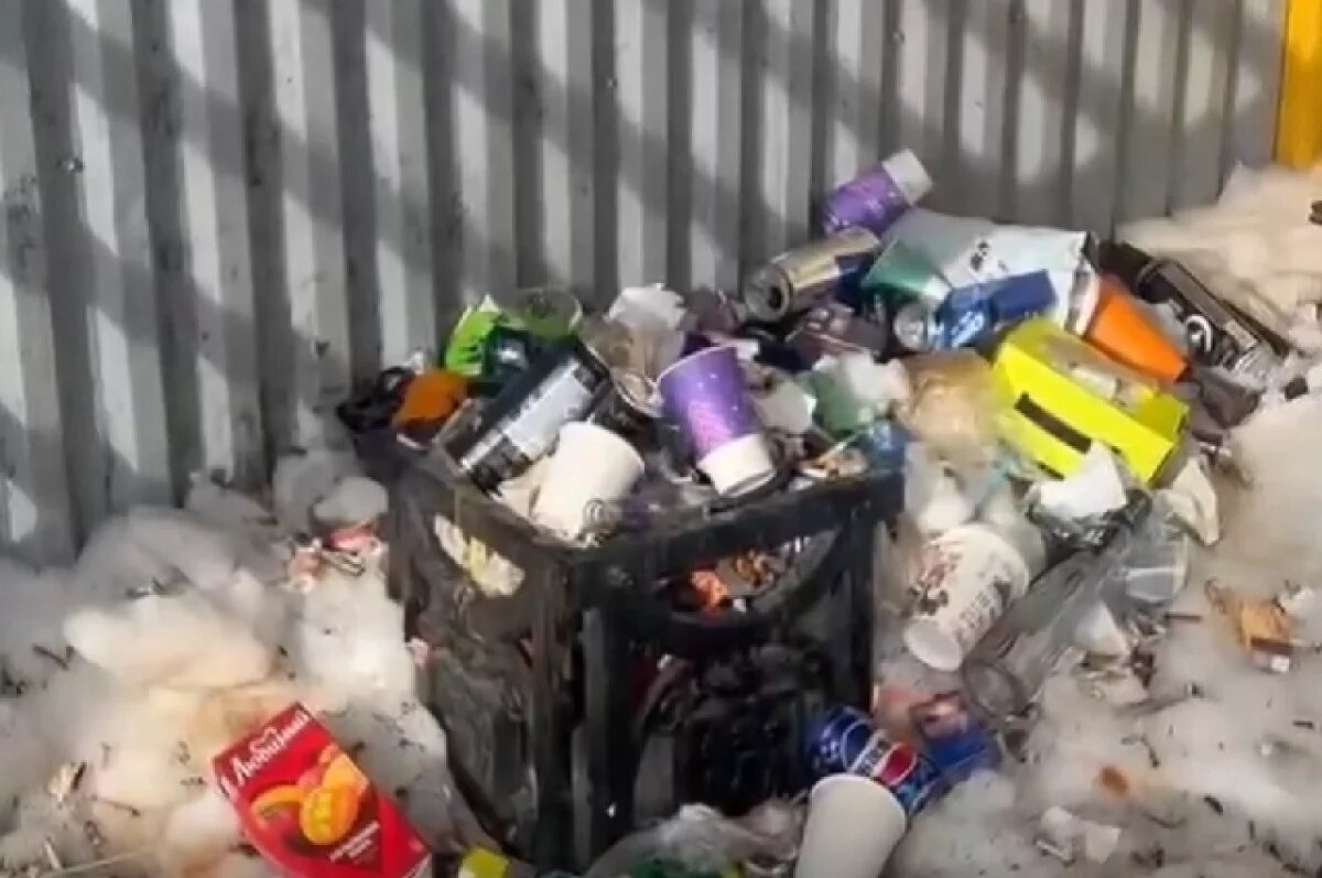    Жители Камчатки жалуются на грязь и жуткую вонь в автобусных павильонах