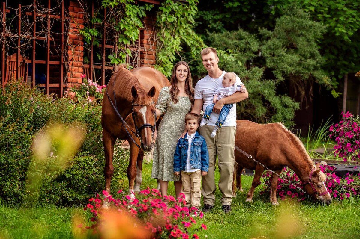 Семья-основателей цветочного питомника в Ленинградской области