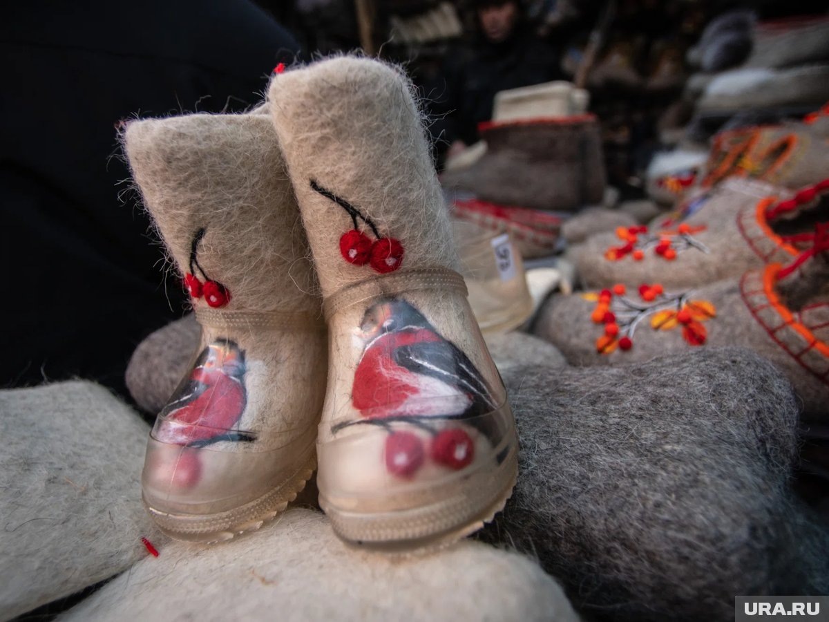     Если валенки не подходят по стилю, Снегурочка поделилась рекомендациями своих помощников