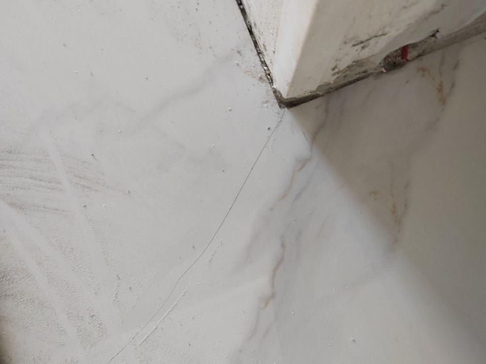 В этом примере - отсутствие зазора сыграло злую шутку 