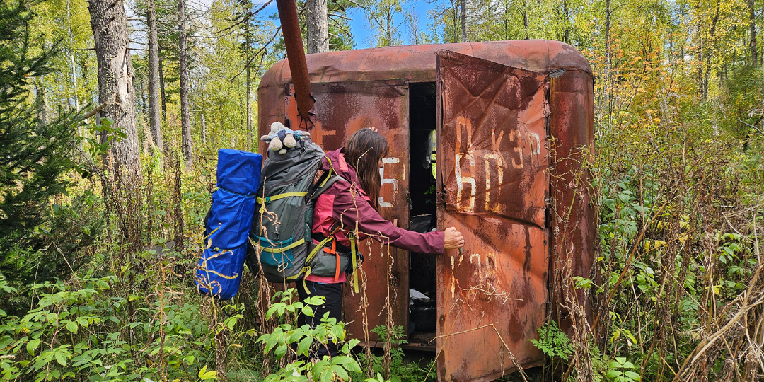 Путь к железной избе-будке...