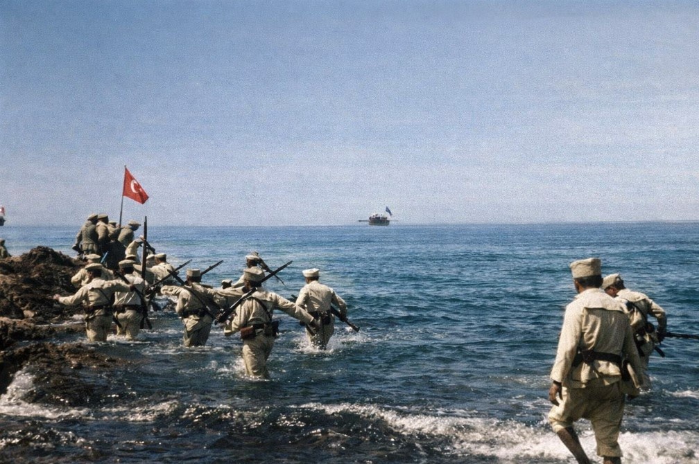 Высадка итальянских морских пехотинцев в Триполи