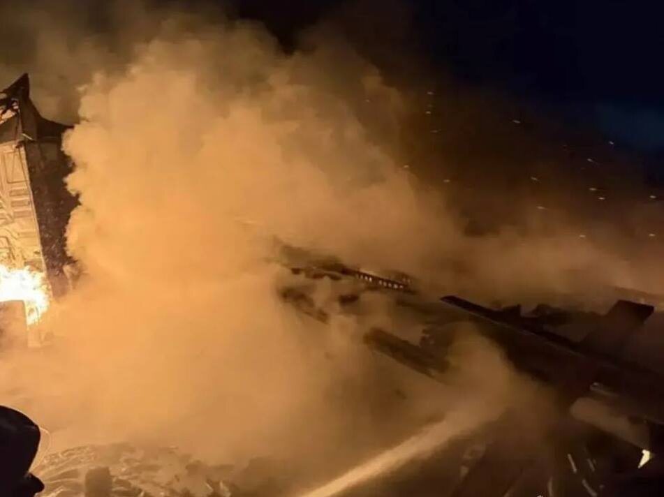    На трассе «Самара – Оренбург» после столкновения загорелись три фуры Оренбуржье