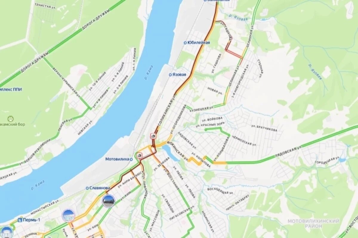    Утром 3 февраля в Перми два ДТП парализовали движение в Мотовилихе