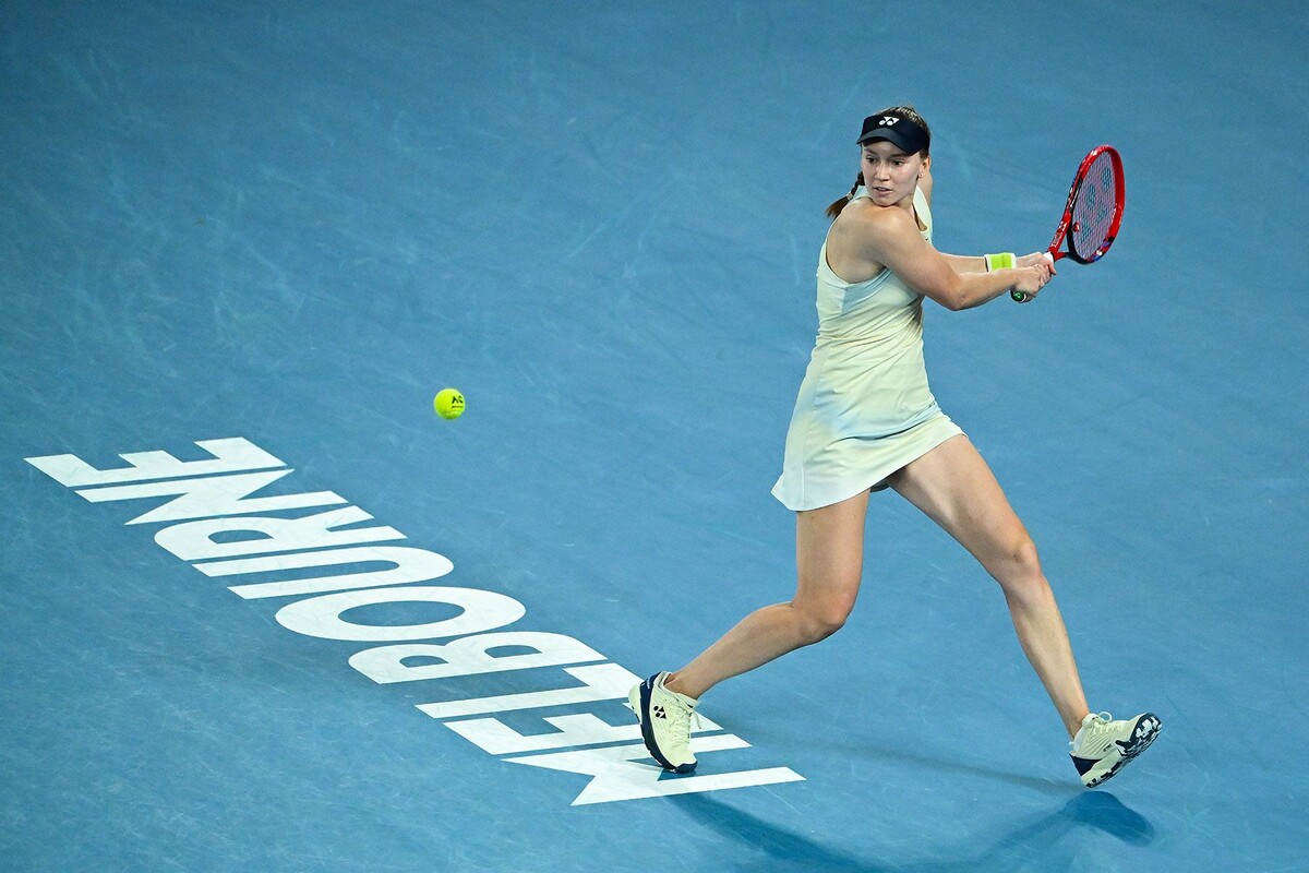  Елена Рыбакина (Казахстан) в финальном матче Australian Open. © JAMES ROSS, EPA / ТАСС