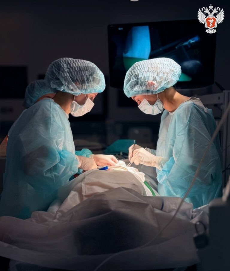    В Оренбуржье врачи удалили у 16-летней пациентки гигантскую опухоль Оренбуржье