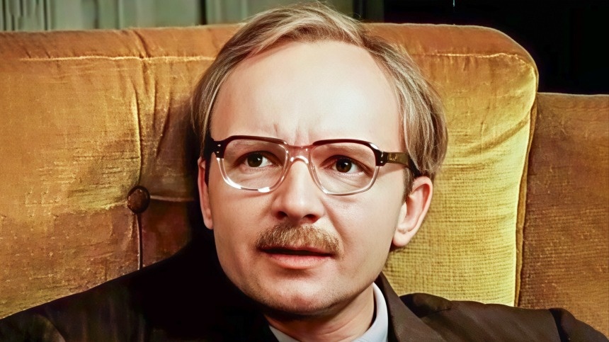 Фото: Кадр из к/ф «Служебный роман», реж. Эльдар Рязанов, 1977 г.; 5-tv.ru