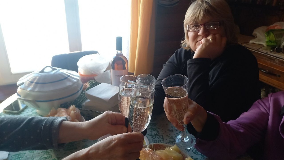 за встречу! за новый год! за хорошее настроение!