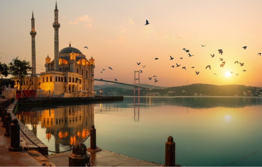    Хазин предупреждает: Турция под угрозой конфликта — стоит ли сейчас планировать отдых?