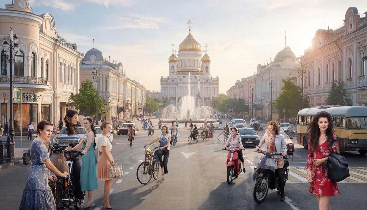 Большой фонтан на улице города.