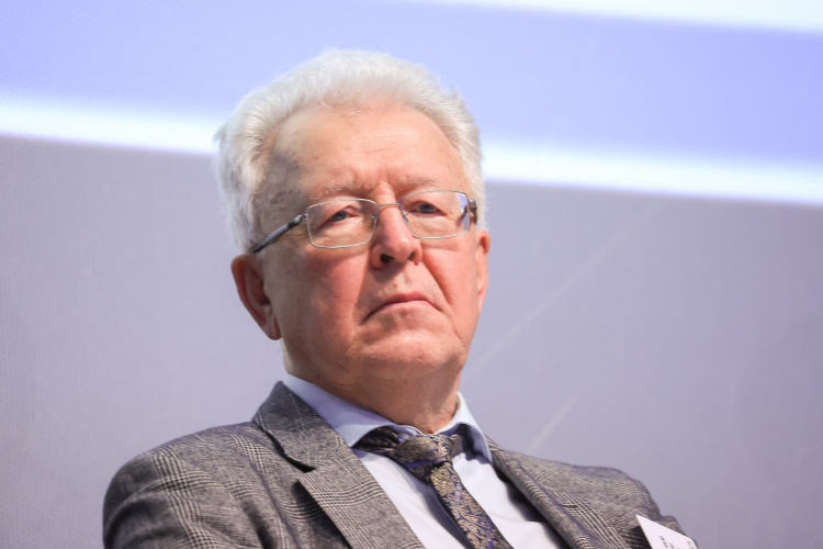    Валентин Катасонов: «Доля России в мировой экономике сокращается».   
Фото: «БИЗНЕС Online»