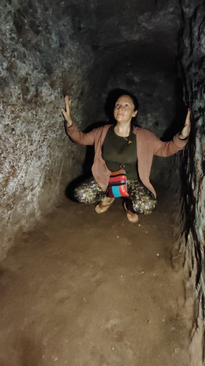 Здесь сидели по невсколько человек