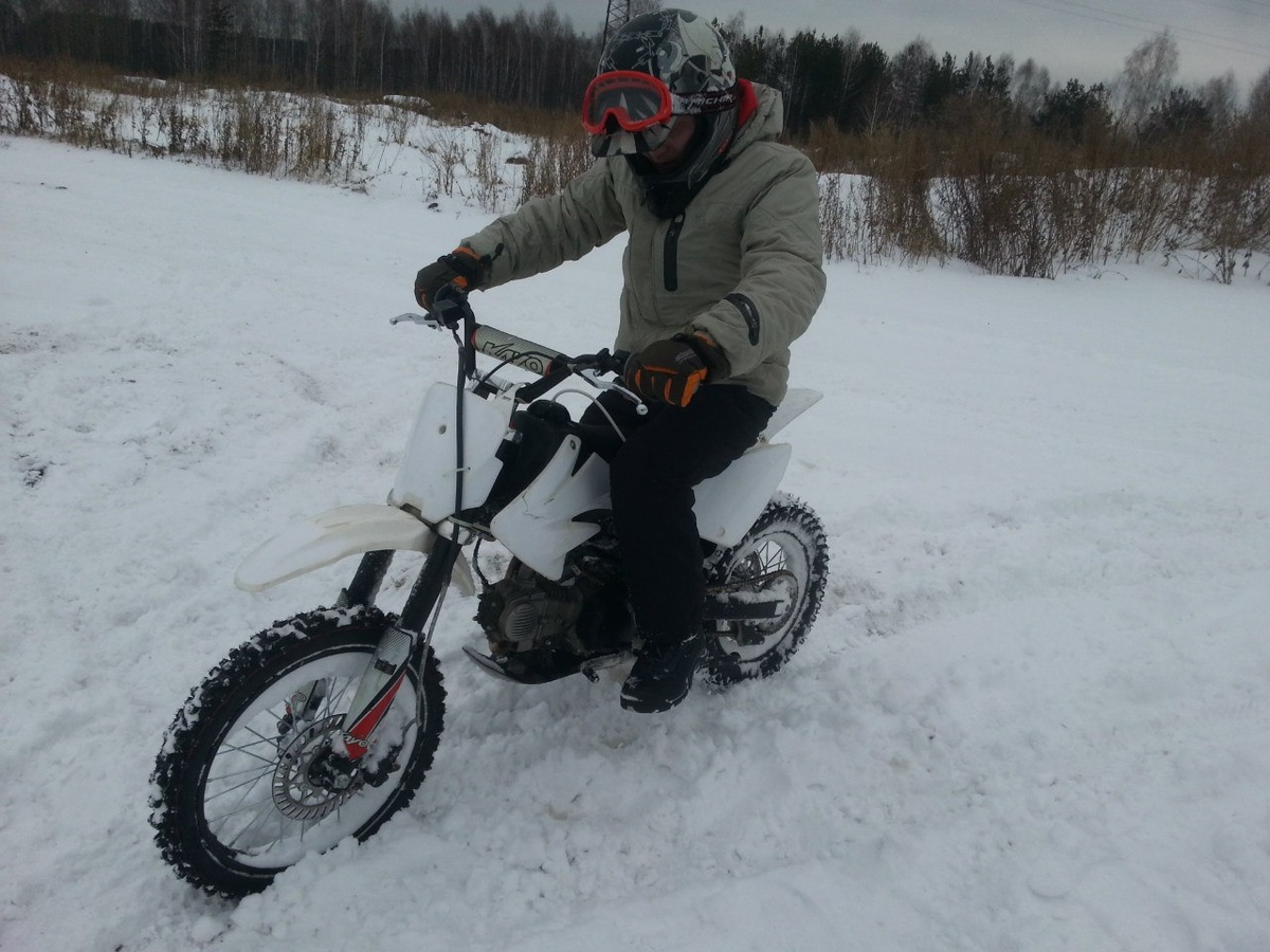 Катались зимой по снегу