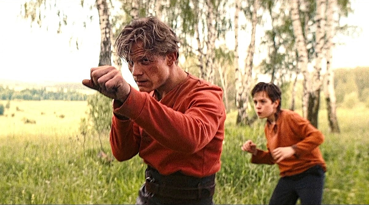 "В лесу раздавались удары по почкам..."