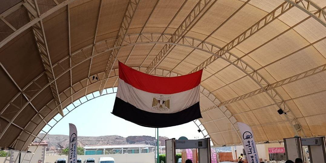 Туристов из Екатеринбурга задержали в Египте за выход на крышу чужого дома