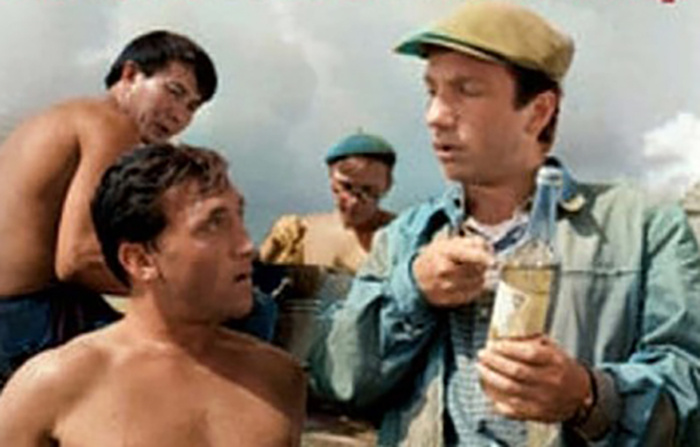  "На завтрашней улице" (1965). Савелий Крамаров – Матвейчук, начальник участка. 
Владимир Высоцкий – Петр Маркин, бригадир земснаряда