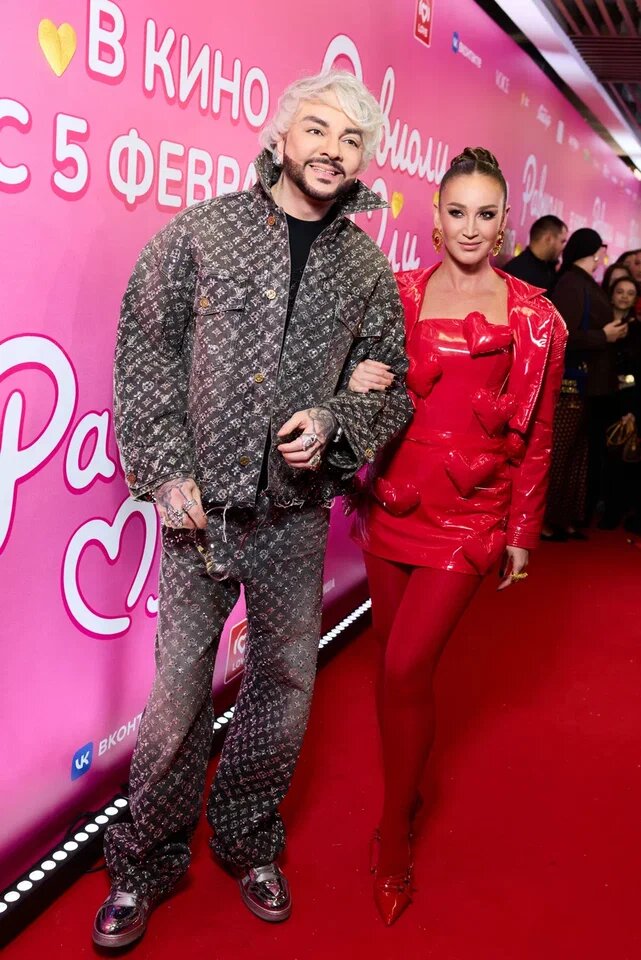    Филипп Киркоров и Ольга Бузова на премьере «Равиоли Оли» редакция RTWeek