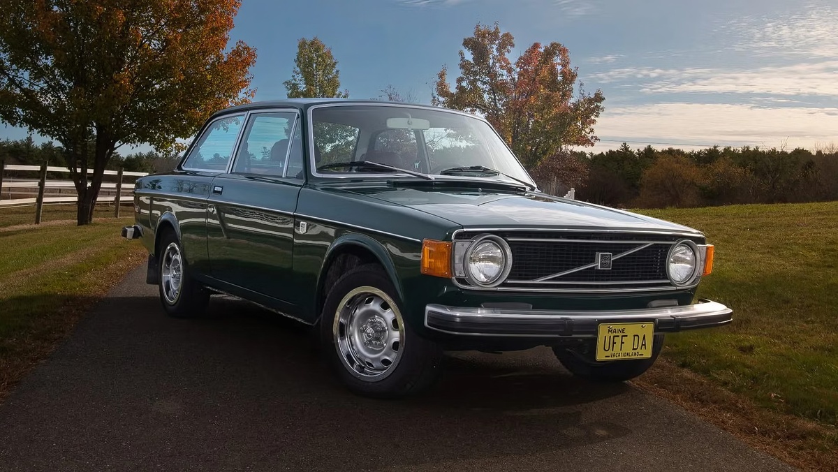 ©Bring a Trailer ©Volvo 