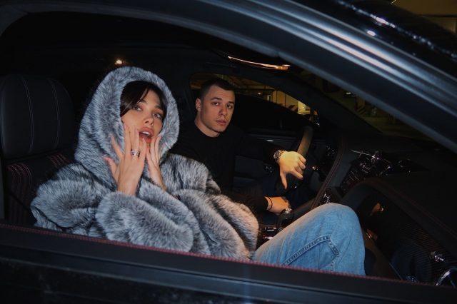    Мария Мотина и Macan. Фото: @mariamotina (Instagram*)