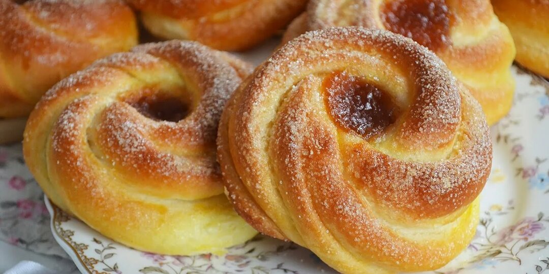 «Булочки‑облака с повидлом: тают во рту за 1 минуту!»