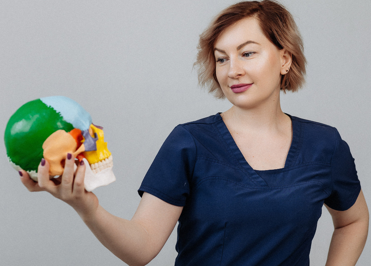 Олеся Викторовна ведёт приём в филиале на Бирюзова, 28а.