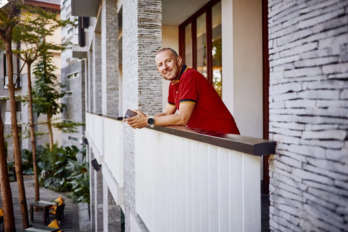 Распознать токсичного человека сразу бывает сложно. Его влияние начинается с почти незаметных шагов, которые постепенно образуют знакомый сценарий