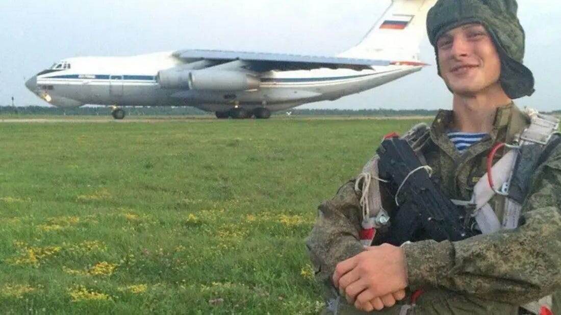 Коробов говорит, что окончил военное училище «мотивированным молодым офицером» ©Личный архив Евгения Коробова.