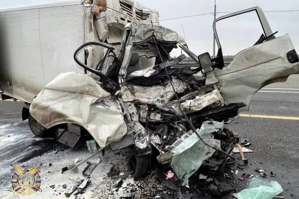    23-летний водитель фургона скончался на месте происшествия Фото: Госавтоинспекция Кубани