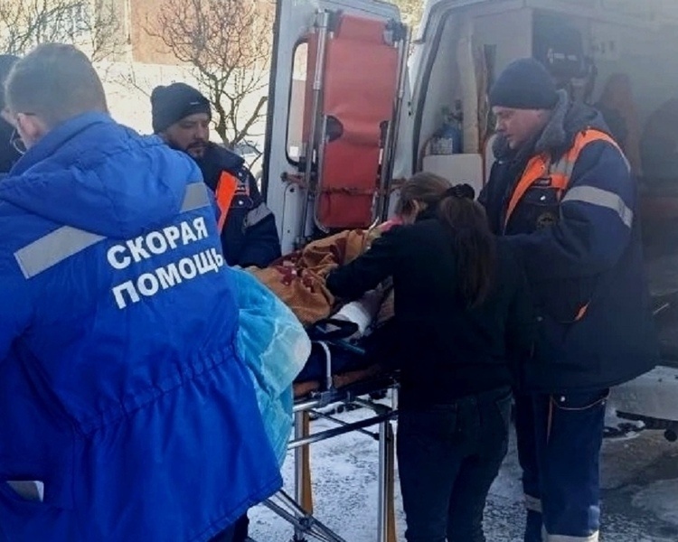     В Курской области женщину вызволили из закрытой квартиры спасатели