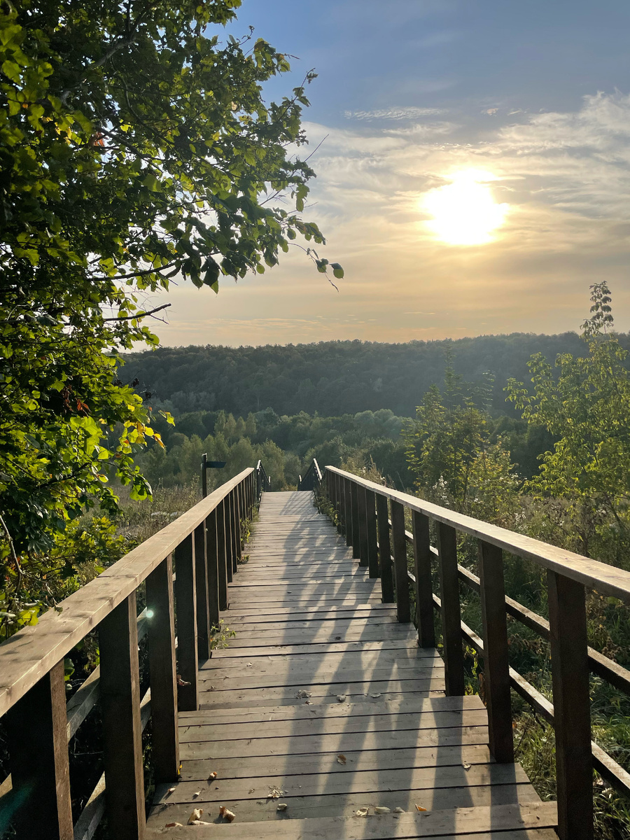 А это точно Москва? Посмотрела фотографии «Долина реки Сходни в Куркине» и в шоке, что такая красота вообще у нас есть - выглядит, как местность где-то загородом. Источник: yandex.ru/maps