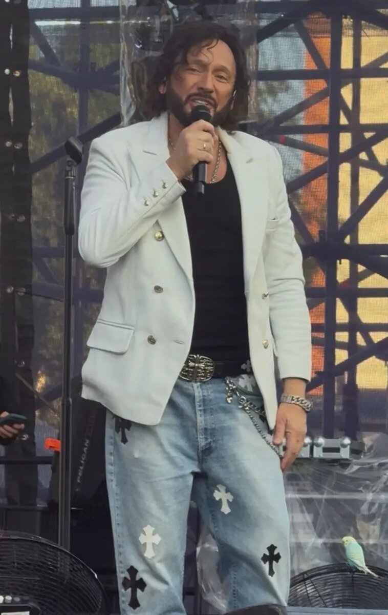 Речь не о крестах на штанах. Фото Яндекс.Картинки. 