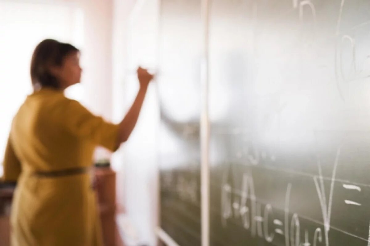    17 педагогов из Саратовской области получат миллион рублей