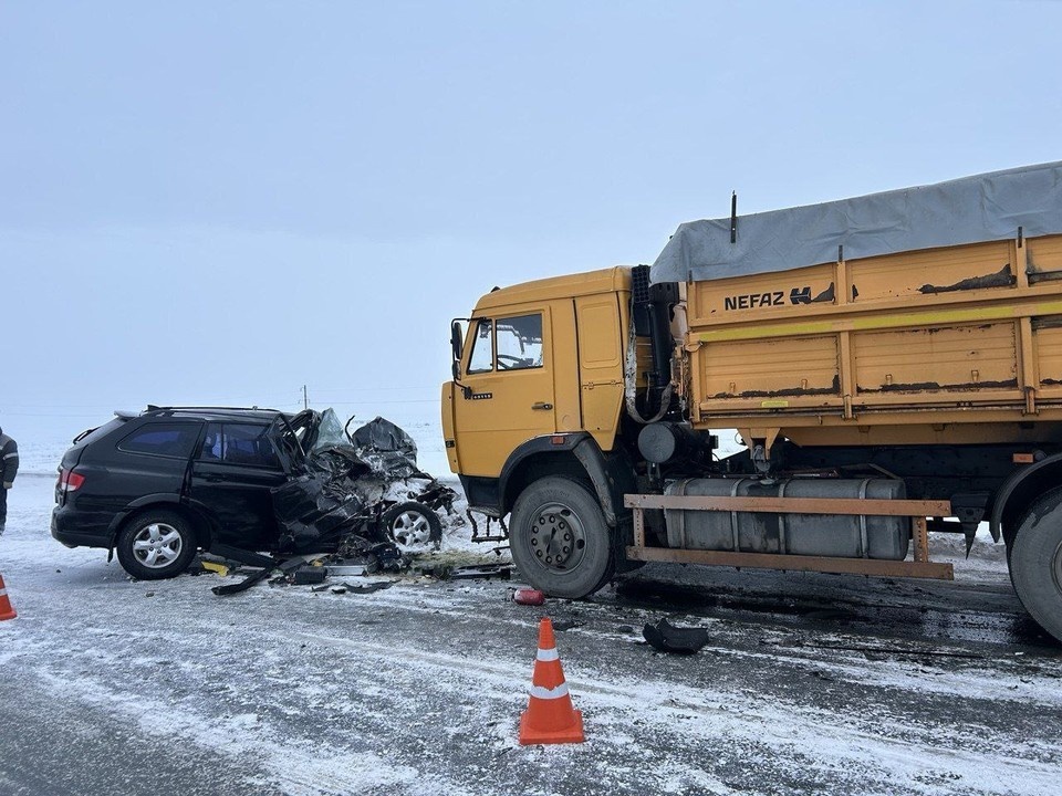    Водителя SsangYong госпитализировали. Фото: Оренбургская госавтоинспекция