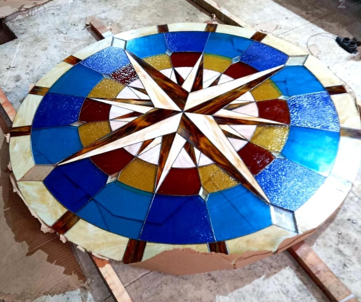 Витражное стекло Арт-объекта Лупа