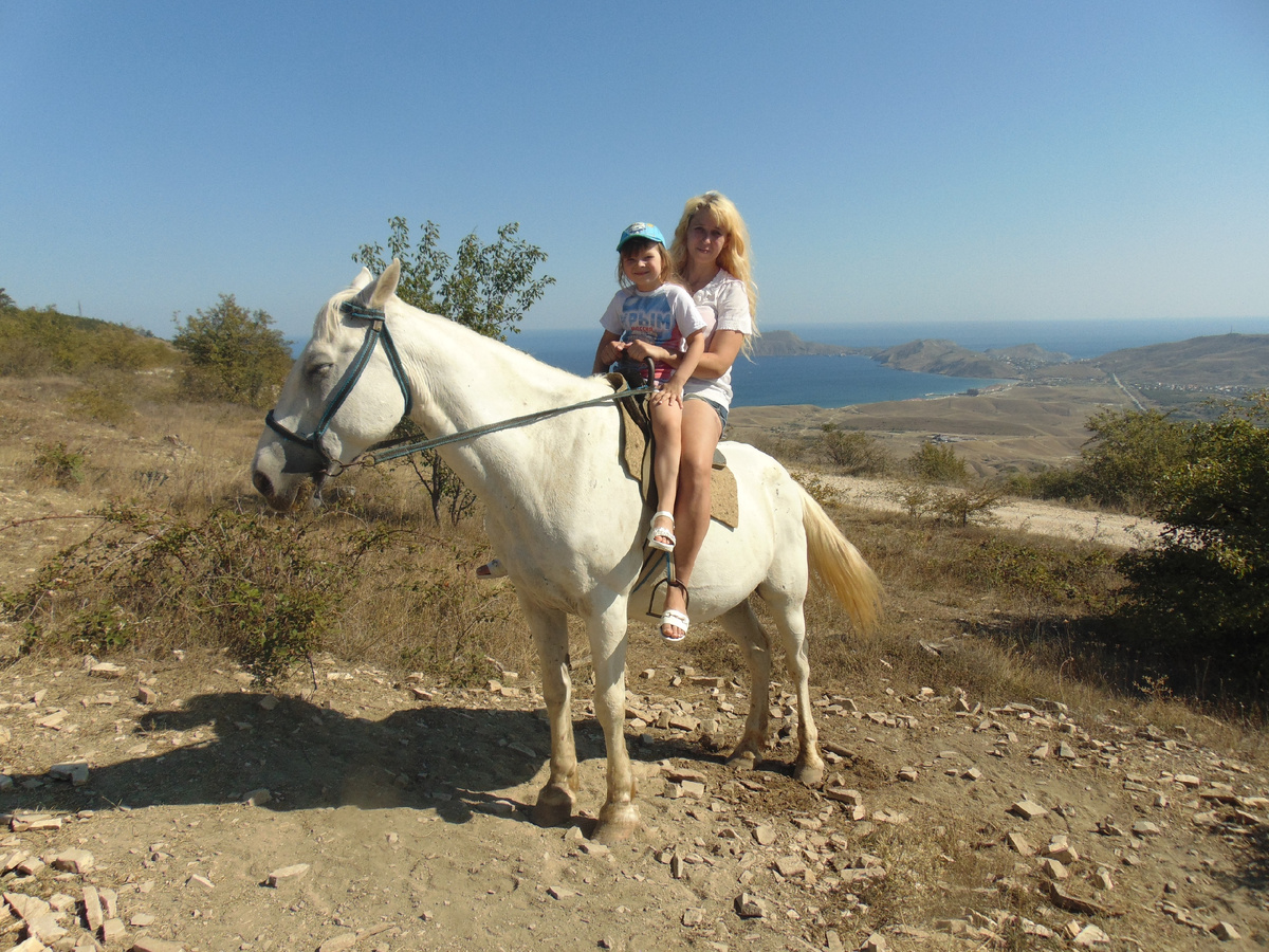 Евгения Саженцева с дочкой. Крым.  2020г