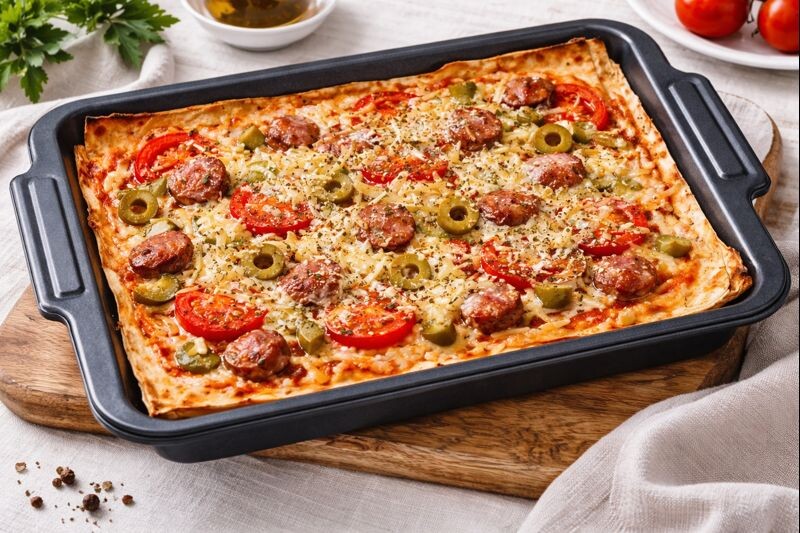 Как пицца, только на лаваше: быстрый ужин из простых продуктов в духовке