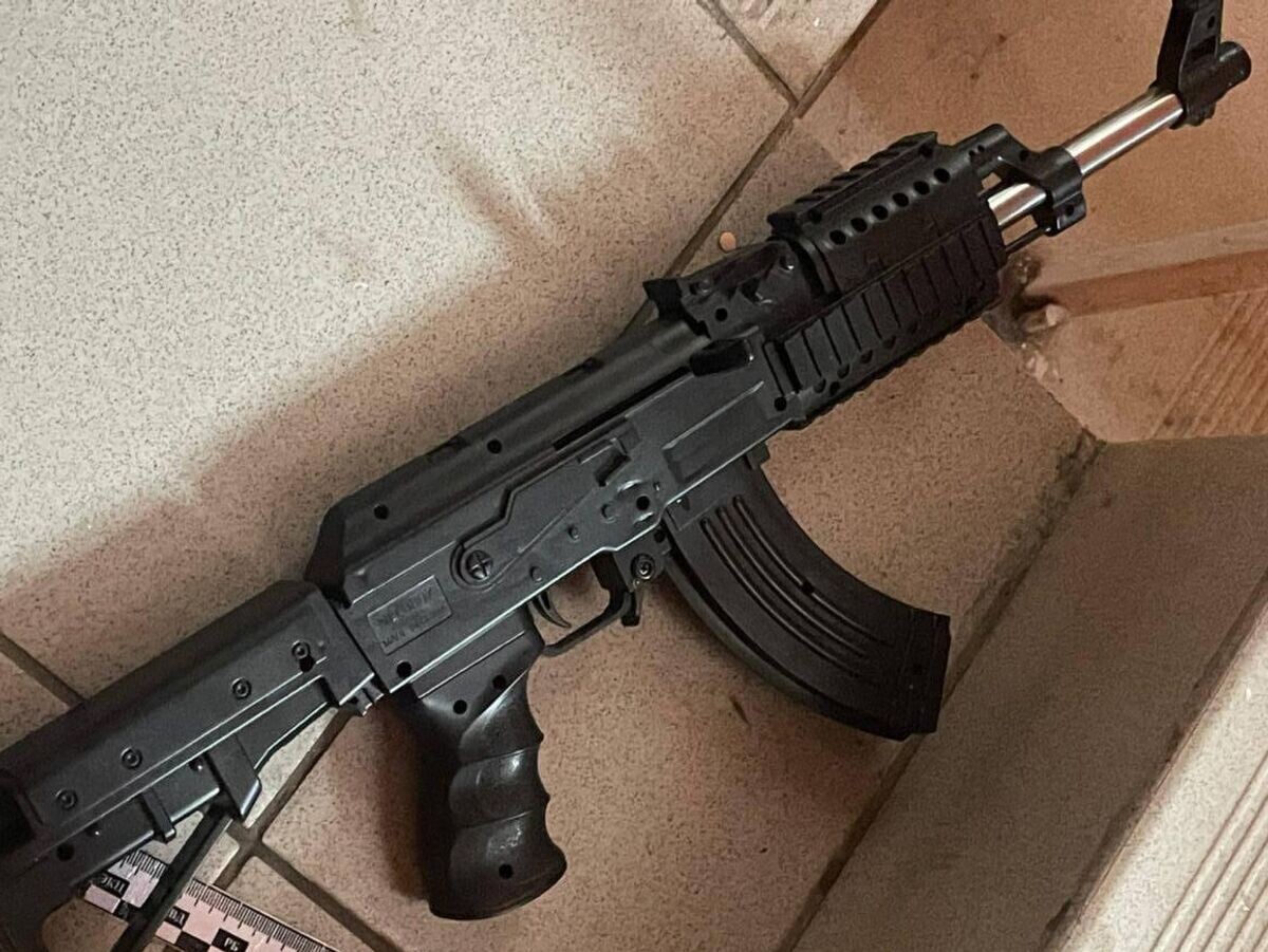    На месте стрельбы в гимназии №16 в Уфе | © Фото : Следком Башкирии/Telegram