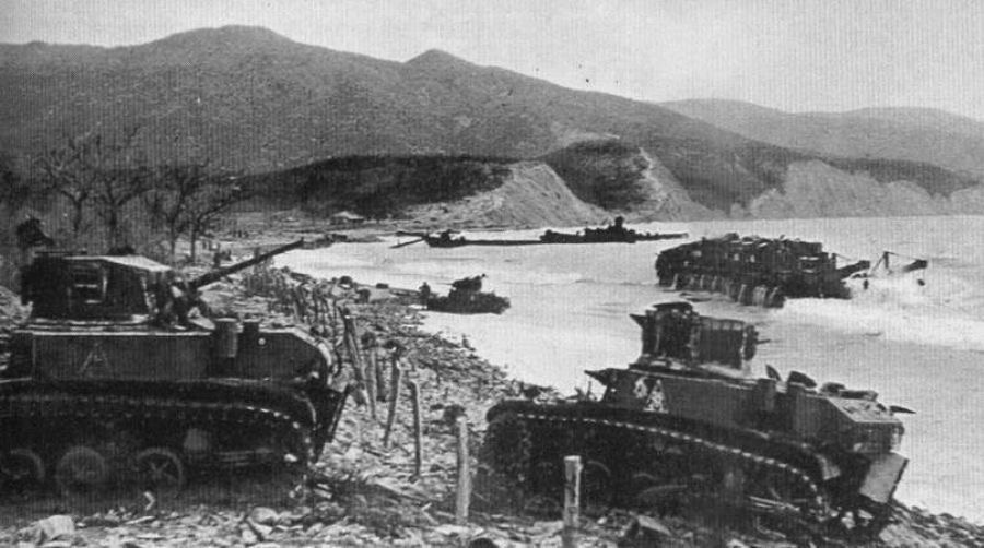 Берег Южной Озерейки. Справа видно болиндер, с которого не удалось спустить танки