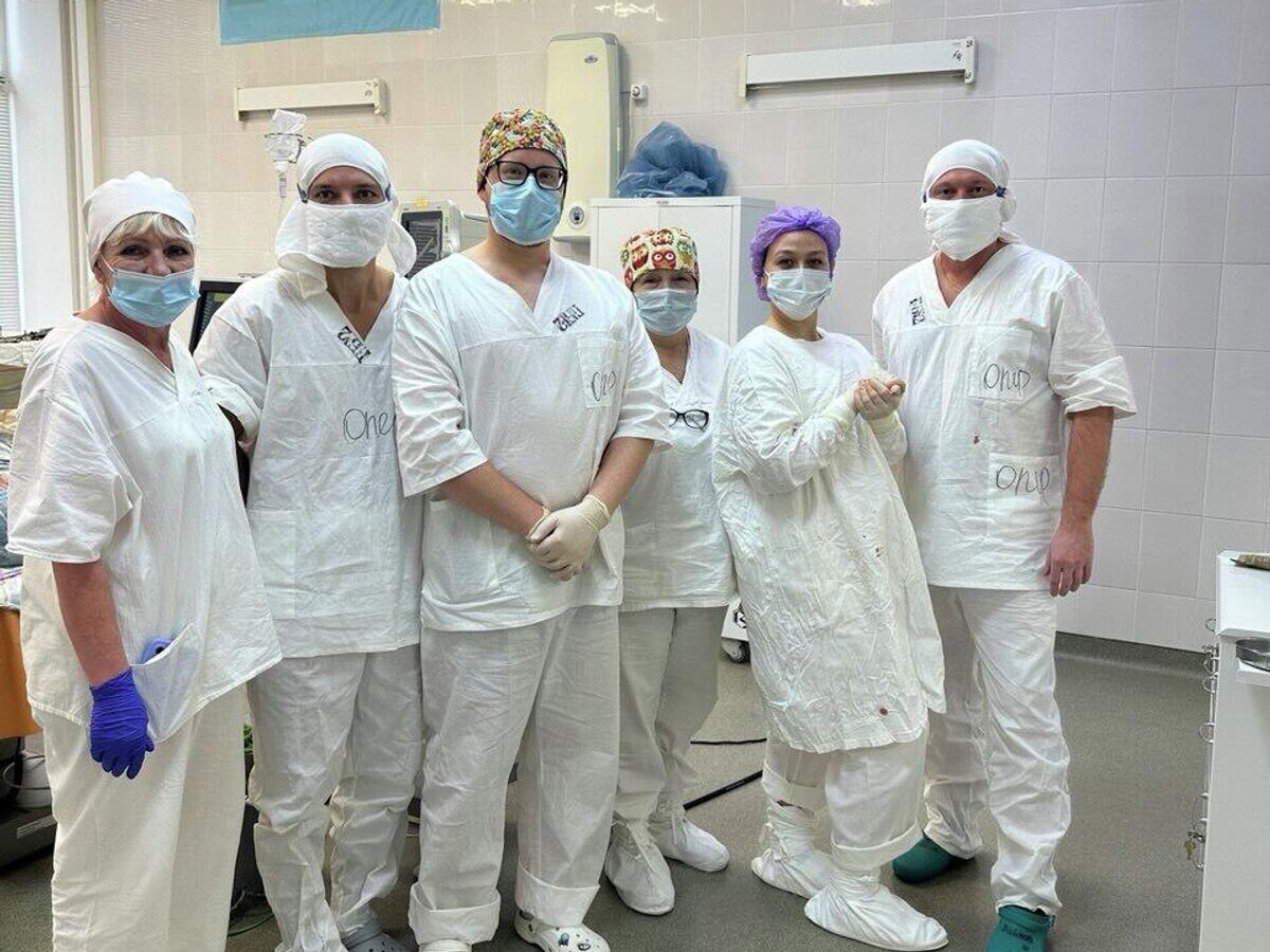    Команда медиков, принимавших участие в операции по удалению опухоли, в Миассе | © Фото : пресс-служба Минздрава Челябинской области