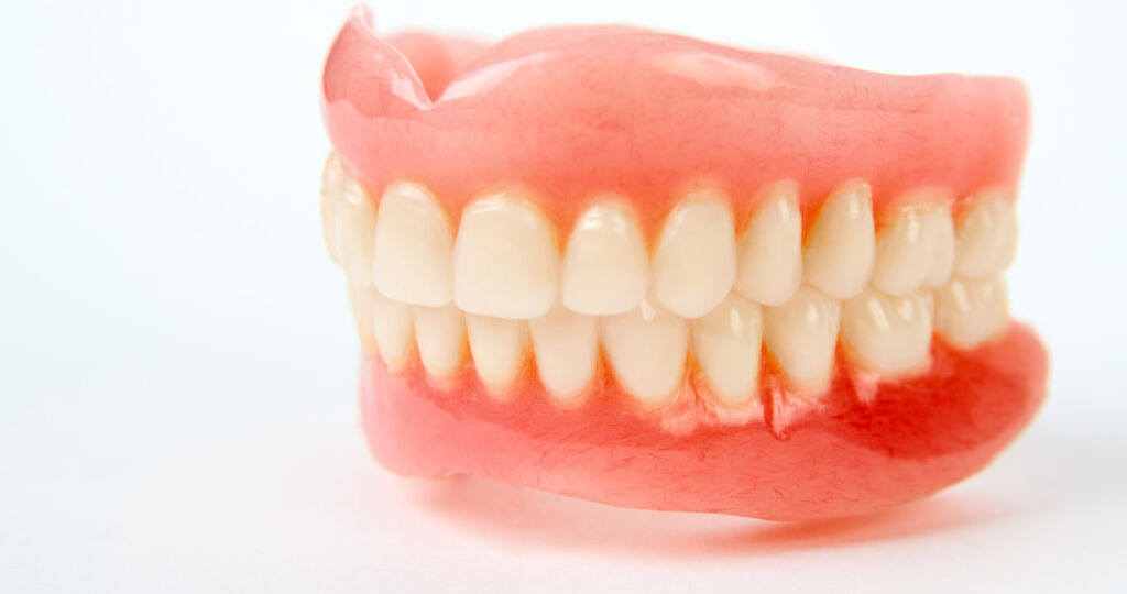Какой съёмный протез самый удобный в использовании? Поиск идеального баланса