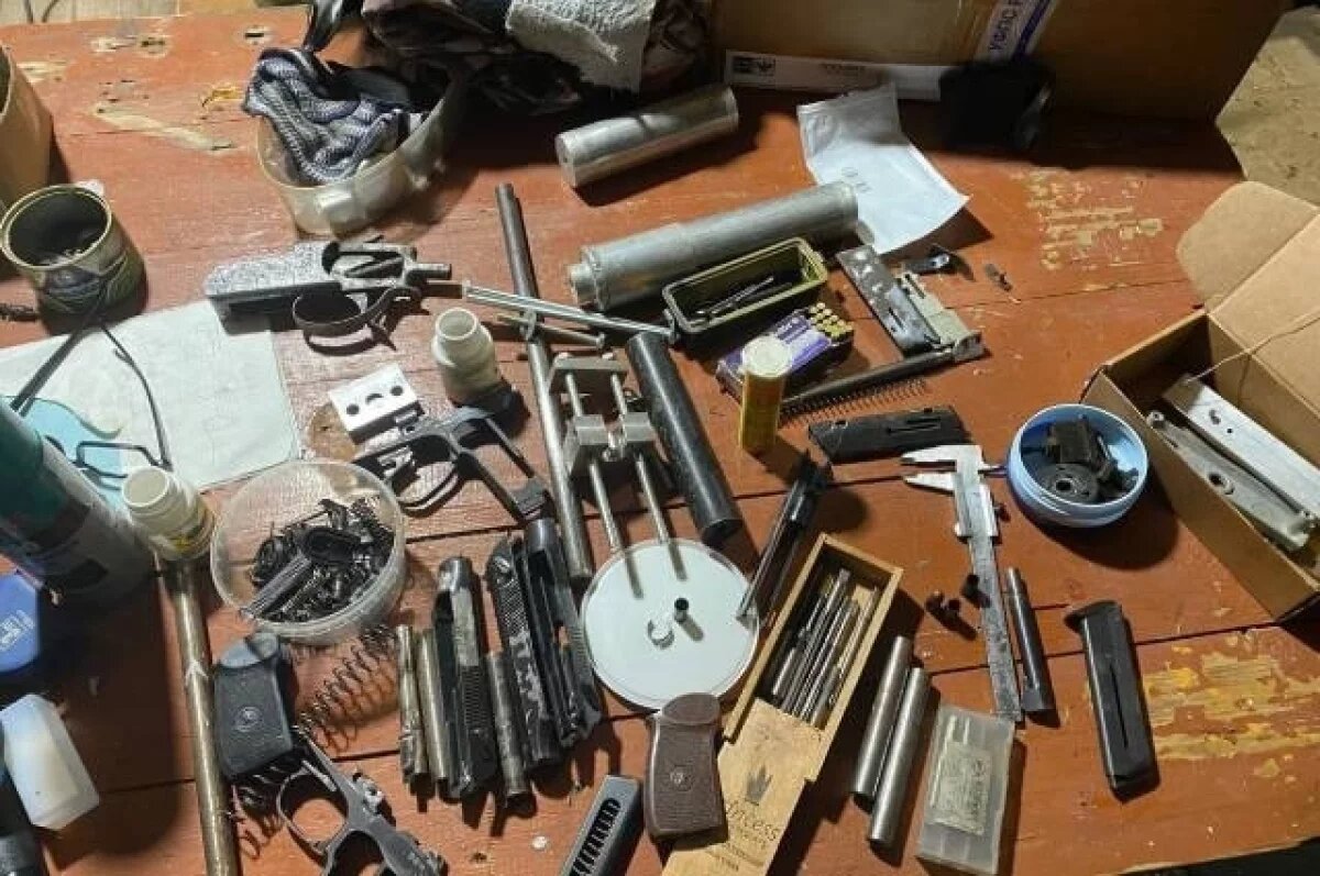    В Тверской области осудили двух подпольных оружейников