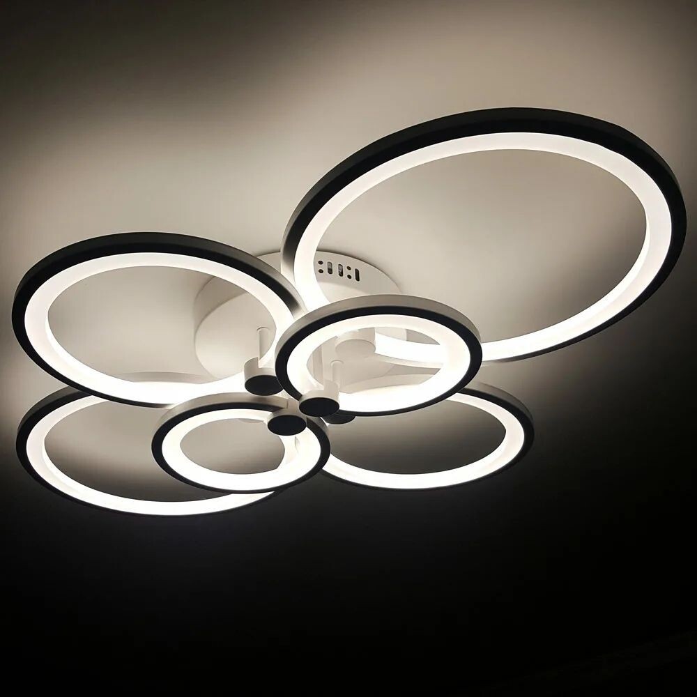 Типичная светодиодная люстра, у которой горят блоки питания