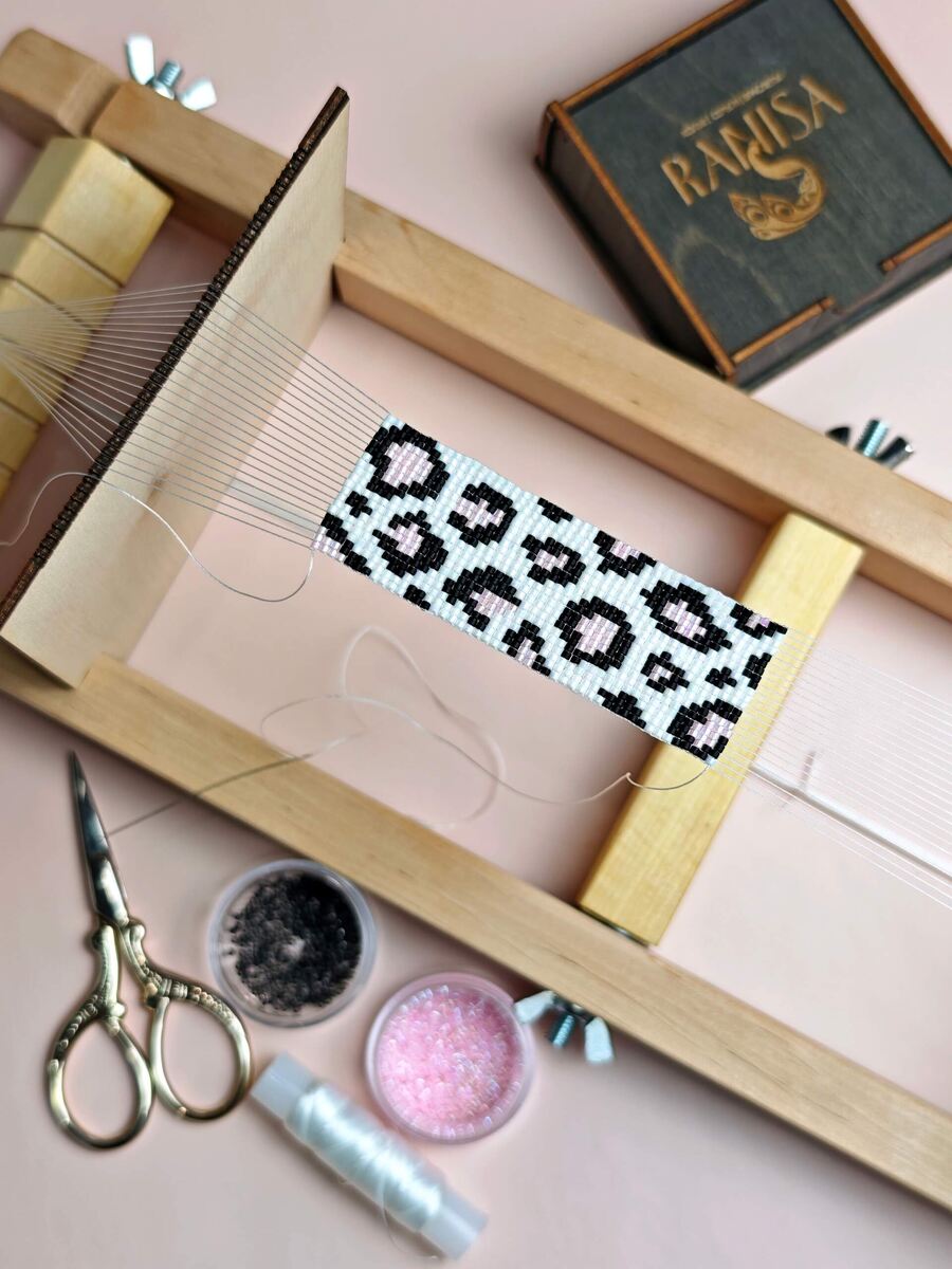 плетение бисером Delica на станке