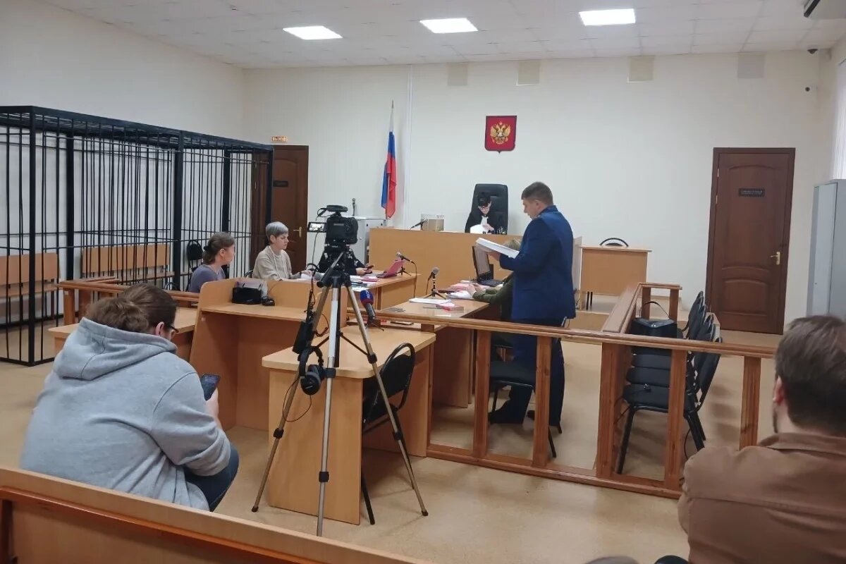    Экс-ректор ПсковГУ попросила суд разрешить общение с родственниками