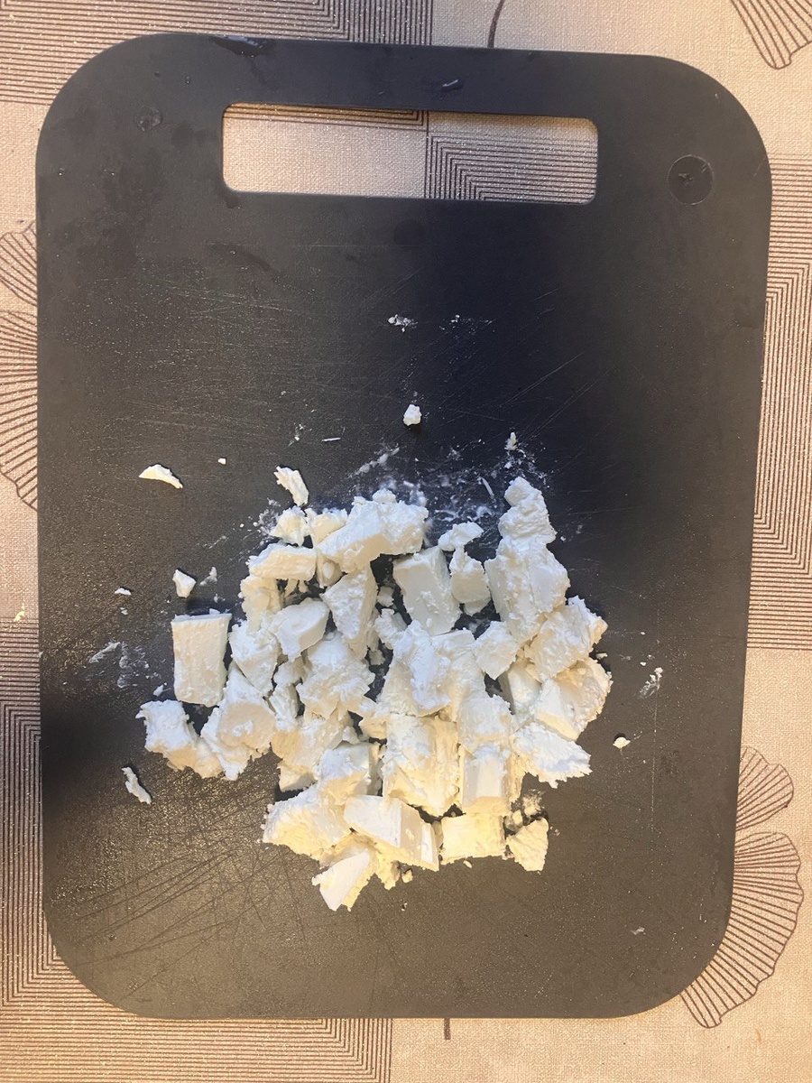 Крошим фету