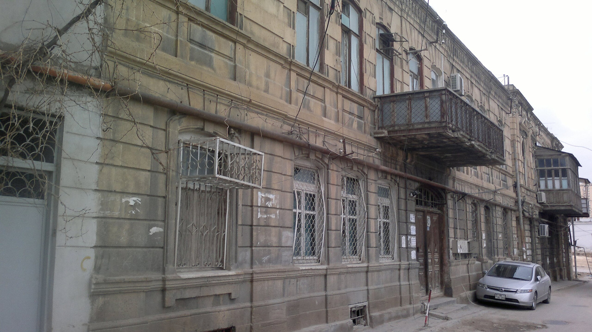 Дом 1900 года по улице Мирза Фатали Ахундова