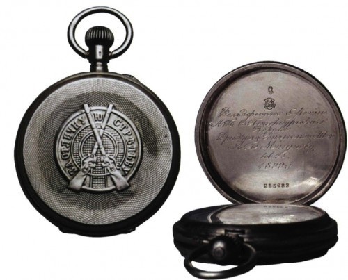 Интересно, в чьей семье сейчас хранятся эти часы?