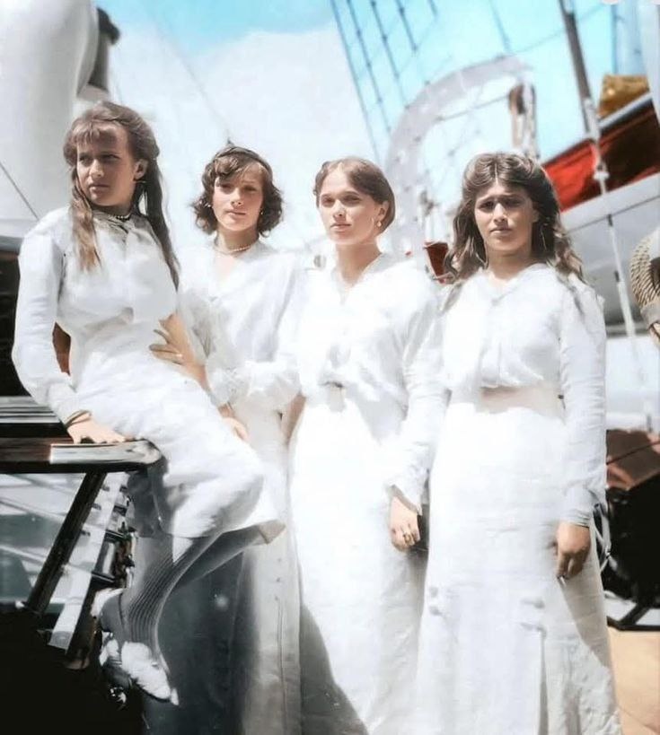 Колоризированная фотография ОТМА на  палубе "Штандарта"